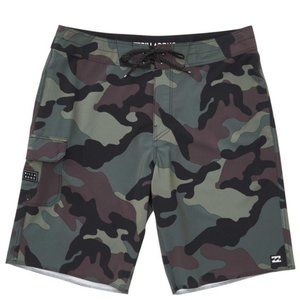 Billabon camo boardshort